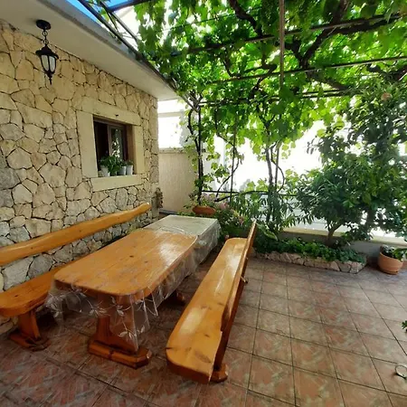 Apartment Peran