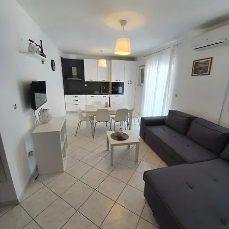 Peran Apartman *