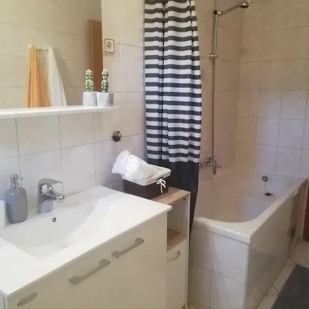 Peran Apartman *