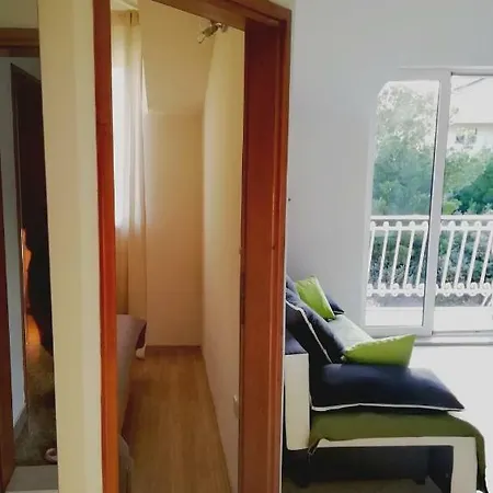 Peran Apartman Grebastica