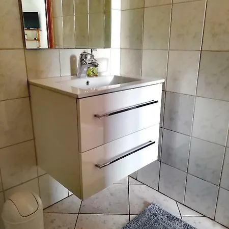 Peran Apartman *