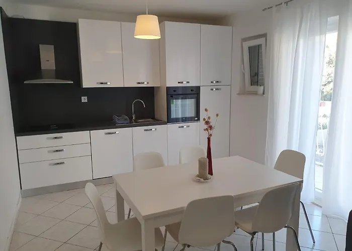 Apartmani Peran * Grebaštica