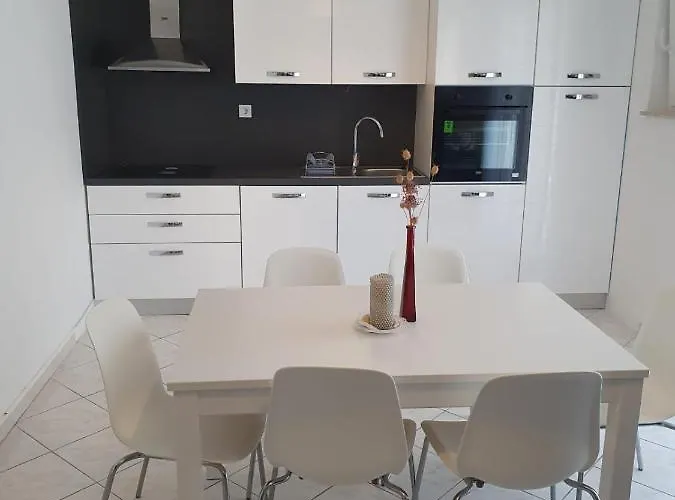 Daire Apartmani Peran