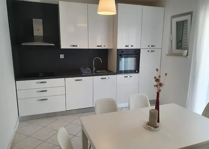 Apartmani Peran * Grebaštica