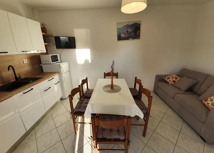 Apartmani Peran * Grebaštica
