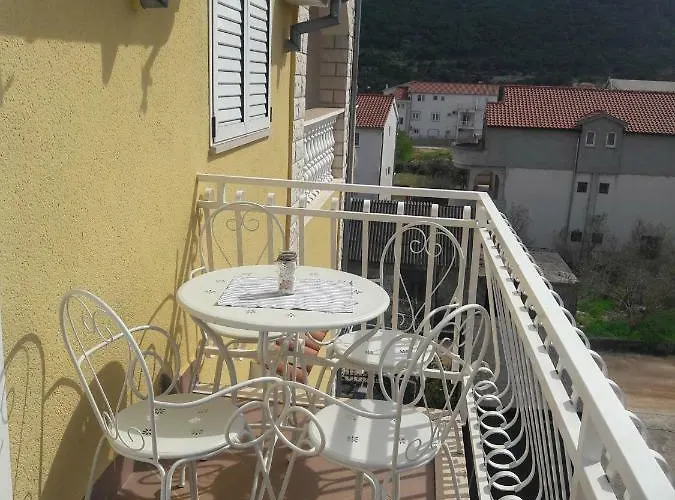 Apartmani Peran * Grebaštica