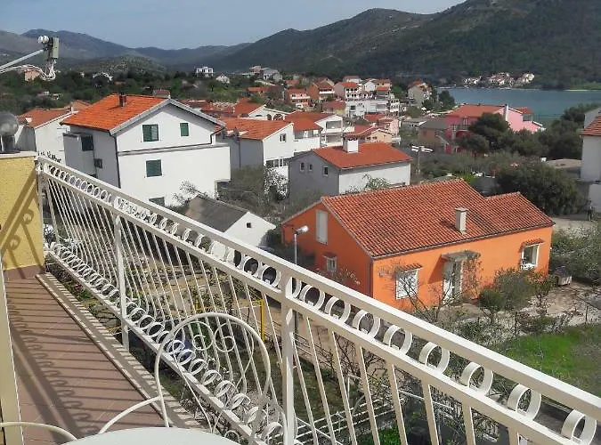 Daire Apartmani Peran Grebaštica