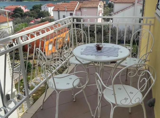 Apartmani Peran * Grebaštica